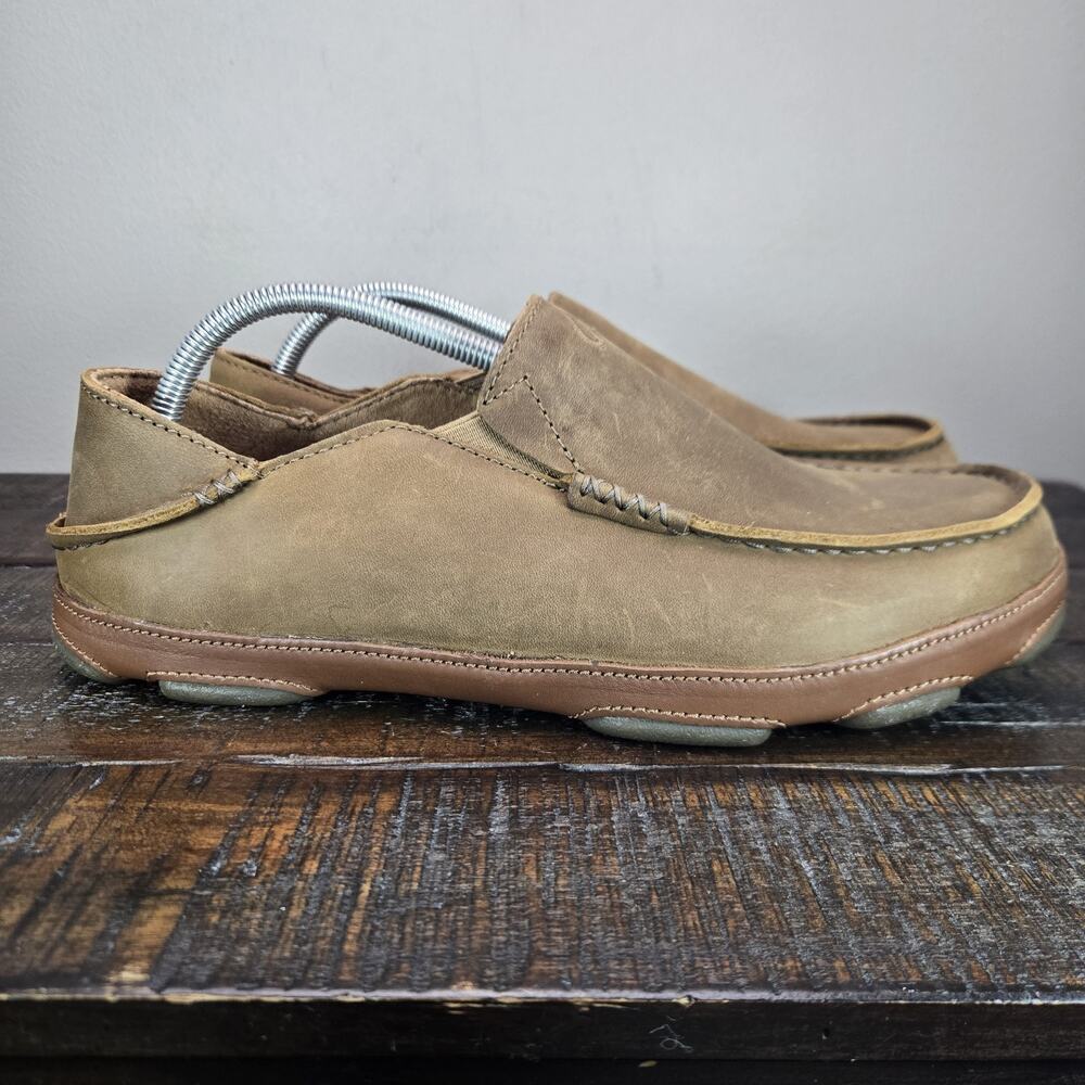 NEW Olukai Moloa Slip On Mens Size 10.5 Brown Toffee Leather Shoes Casual